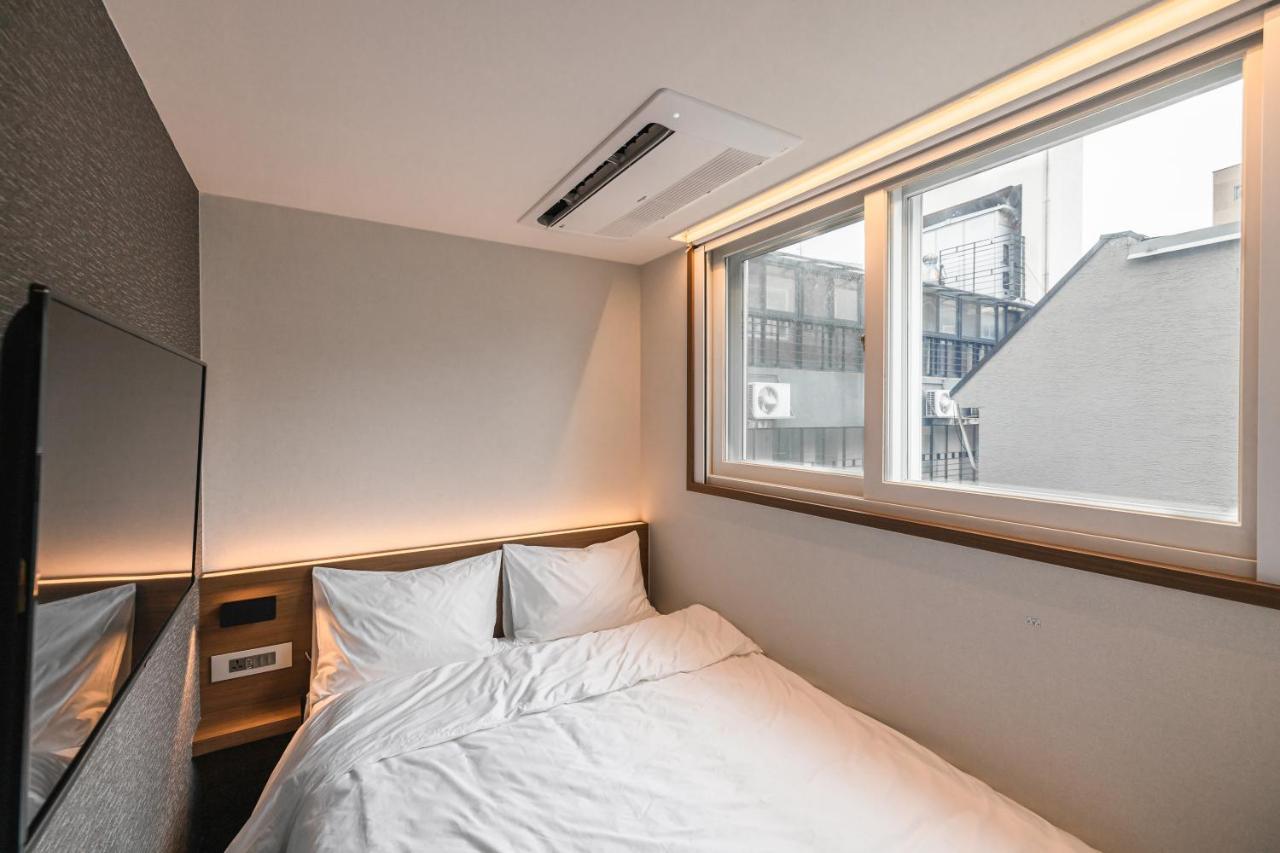 Pillowsopher Hongdae Seoul Exterior photo