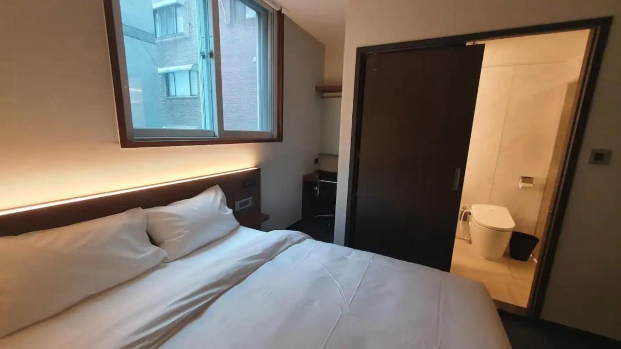 Pillowsopher Hongdae Seoul Exterior photo